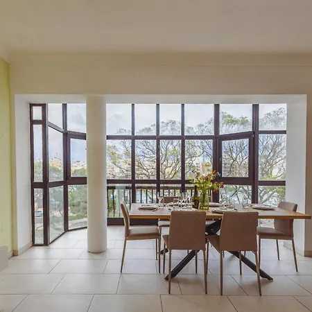 Apartment Spacious 3br Retreat Overlooking Marina