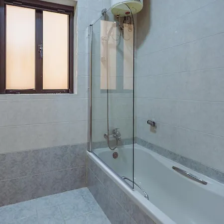 Lejlighed Spacious 3br Retreat Overlooking Marina Msida