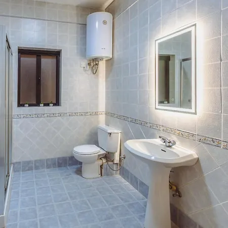 Spacious 3br Retreat Overlooking Marina Lejlighed