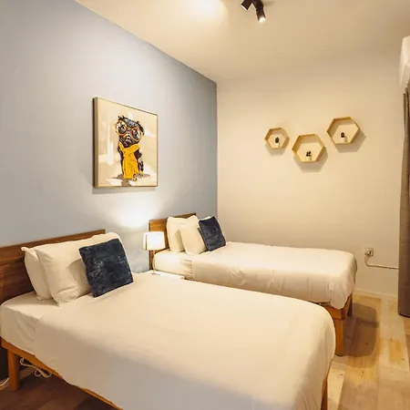 Spacious 3br Retreat Overlooking Marina Apartment