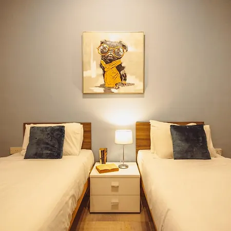 Spacious 3br Retreat Overlooking Marina Lejlighed