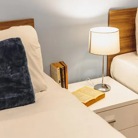 Spacious 3br Retreat Overlooking Marina *