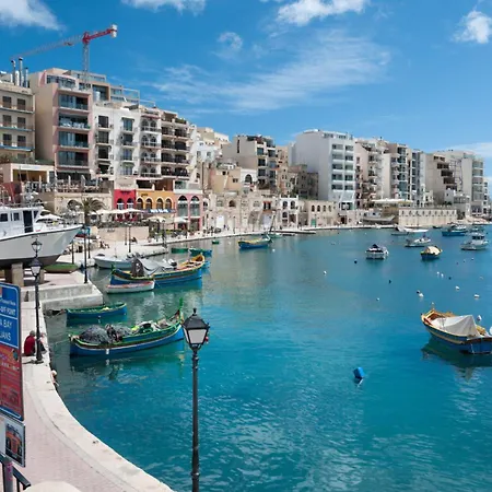 Spacious 3br Retreat Overlooking Marina Lejlighed
