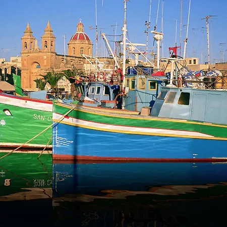 Lejlighed Spacious 3br Retreat Overlooking Marina Msida